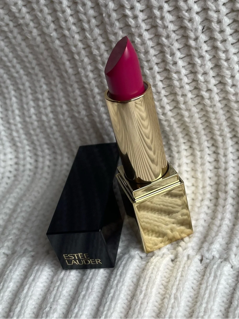 NWOB Discontinued:Dominant #430 Estée Lauder Pure Color Envy Sculpting Lipstick